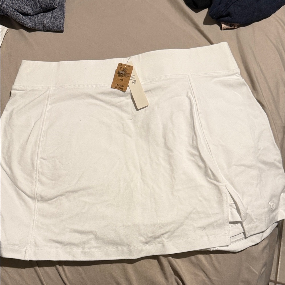 PINK Victoria's Secret White Skort